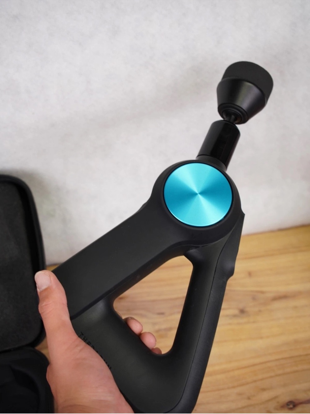 Theragun Pro Handheld Percussive Massage Device 5th Gen Deep Tissue Massager - Picture 2 of 11